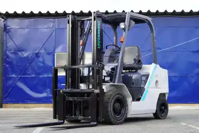 XE NÂNG DẦU UNICARRIERS 3,5 TẤN
