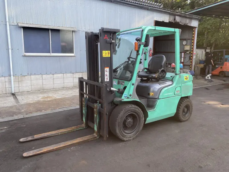 XE NÂNG DẦU MITSUBISHI 3 TẤN