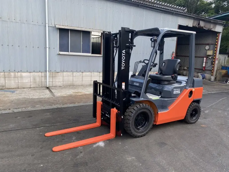 XE NÂNG DẦU TOYOTA 2,5 TẤN