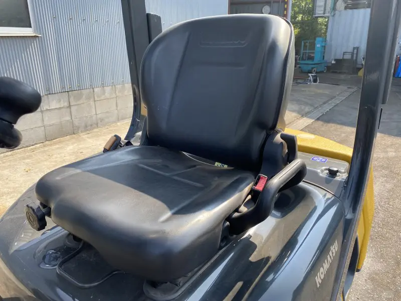 XE NÂNG XĂNG KOMATSU 1,8 TẤN