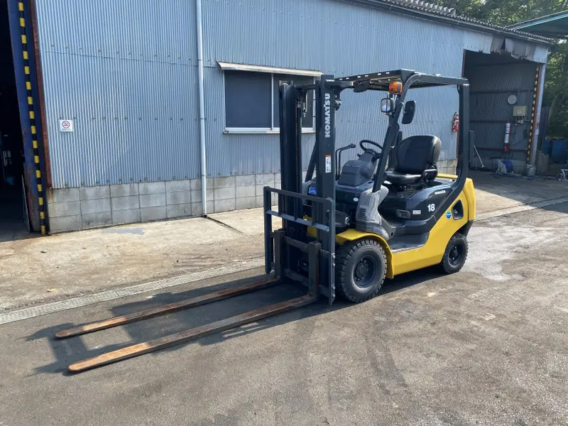 XE NÂNG XĂNG KOMATSU 1,8 TẤN