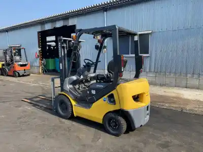 XE NÂNG XĂNG KOMATSU 1,8 TẤN