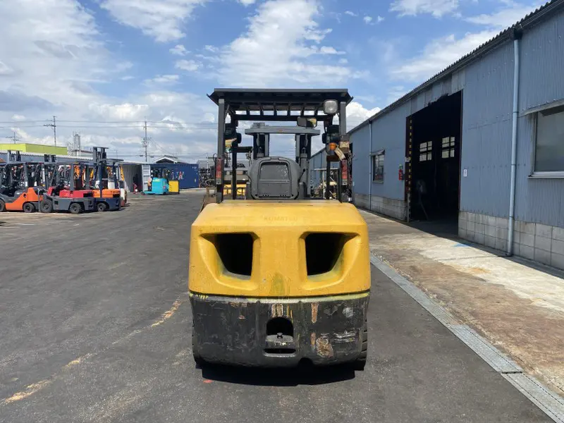 XE NÂNG DẦU KOMATSU 5 TẤN