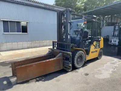 XE NÂNG DẦU KOMATSU KẸP GIẤY 4 TẤN