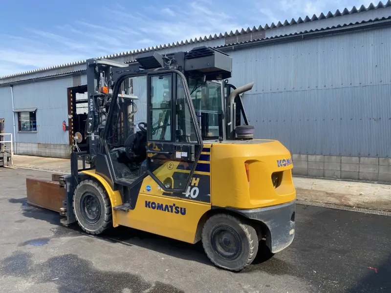 XE NÂNG DẦU KOMATSU KẸP GIẤY 4 TẤN