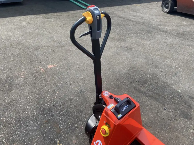 XE NÂNG ĐIỆN KÉO TAY
