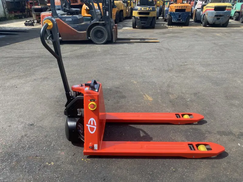 XE NÂNG ĐIỆN KÉO TAY