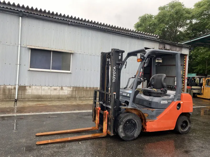 XE NÂNG DẦU TOYOTA 2,5 TẤN