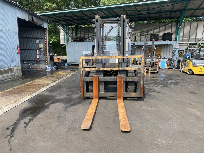 XE NÂNG DẦU TCM 8 TẤN