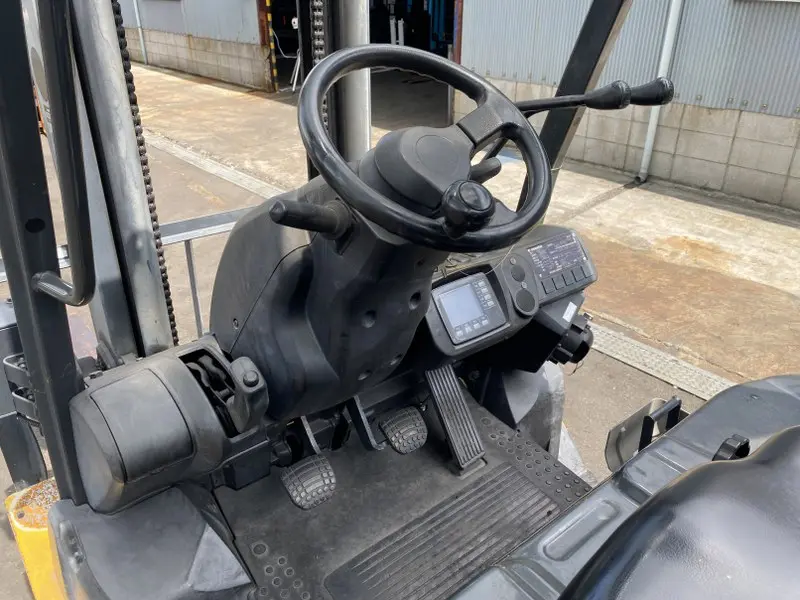 XE NÂNG KOMATSU 2,5 TẤN