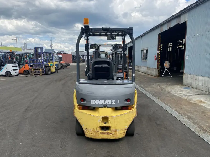 XE NÂNG KOMATSU 2,5 TẤN